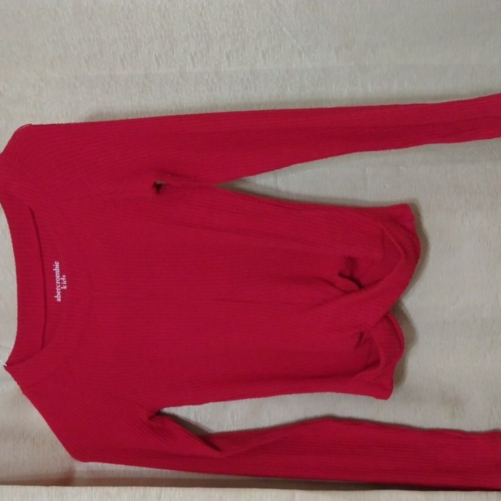 Abercrombie red top xs or kids 12